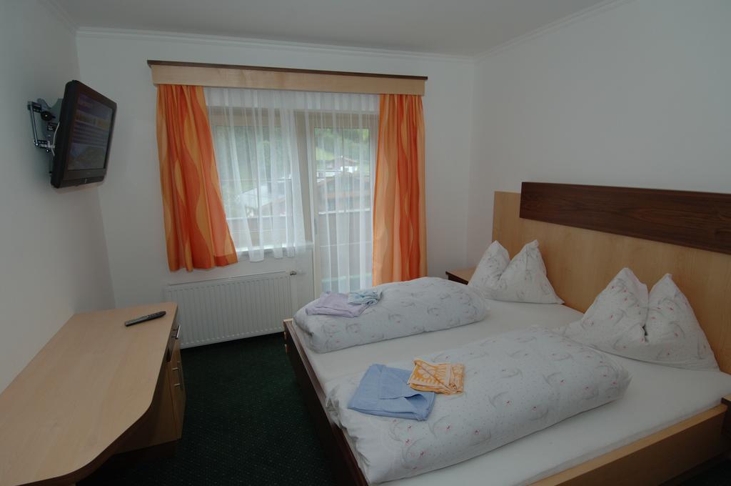 Gaestehaus Ingeborg Saalbach-Hinterglemm Habitación foto